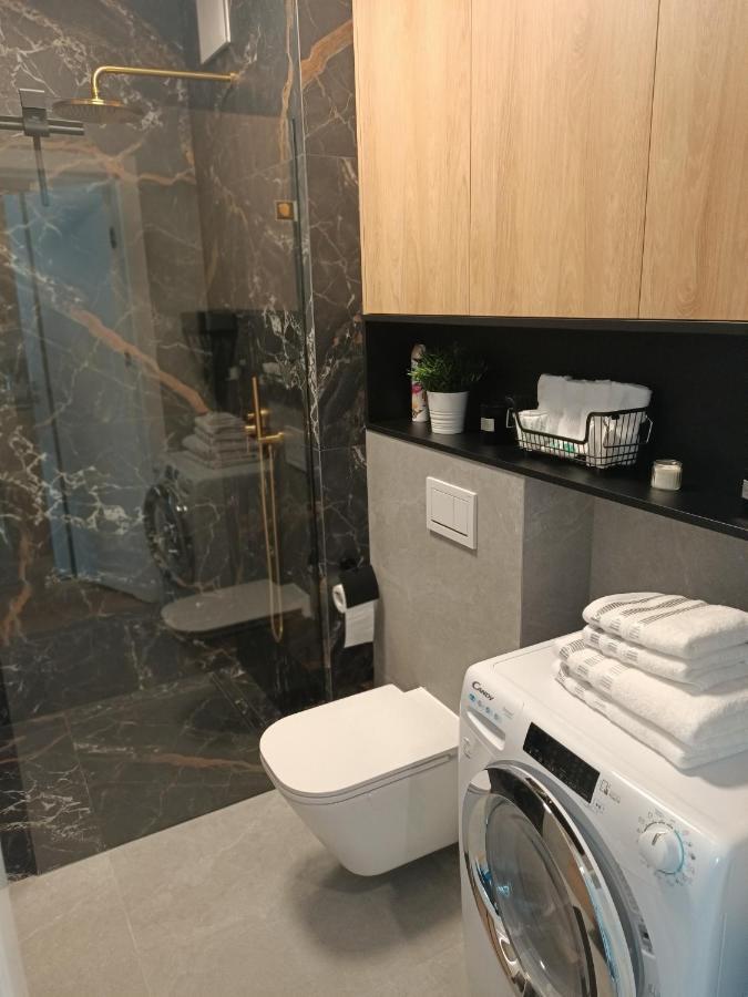 Apartament Maris Gdynia - Srodmiescie - Klimatyzacja - Prywatny Parking ภายนอก รูปภาพ
